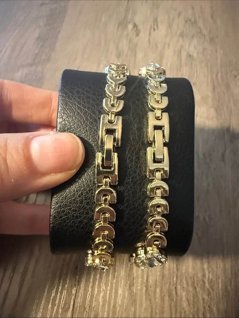 N/A elegant gold